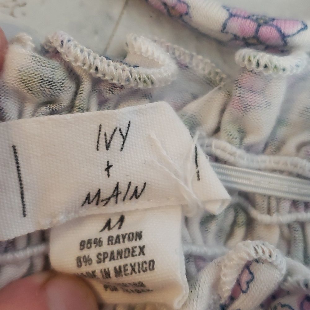 Ivy & Main Girl's Top - Picture 3 of 5